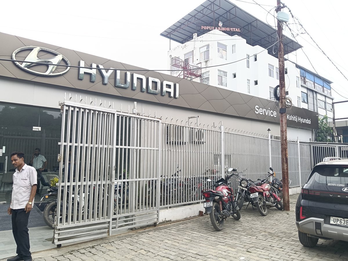 Showroom Night Exterior View
